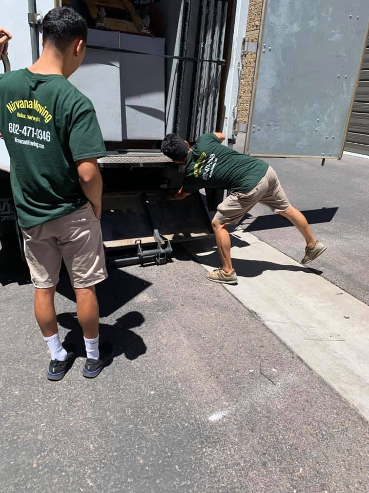 Chandler, AZ Experts in Refrigerator Moving